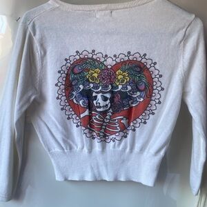 rave sweater white with floral size small day of the dead